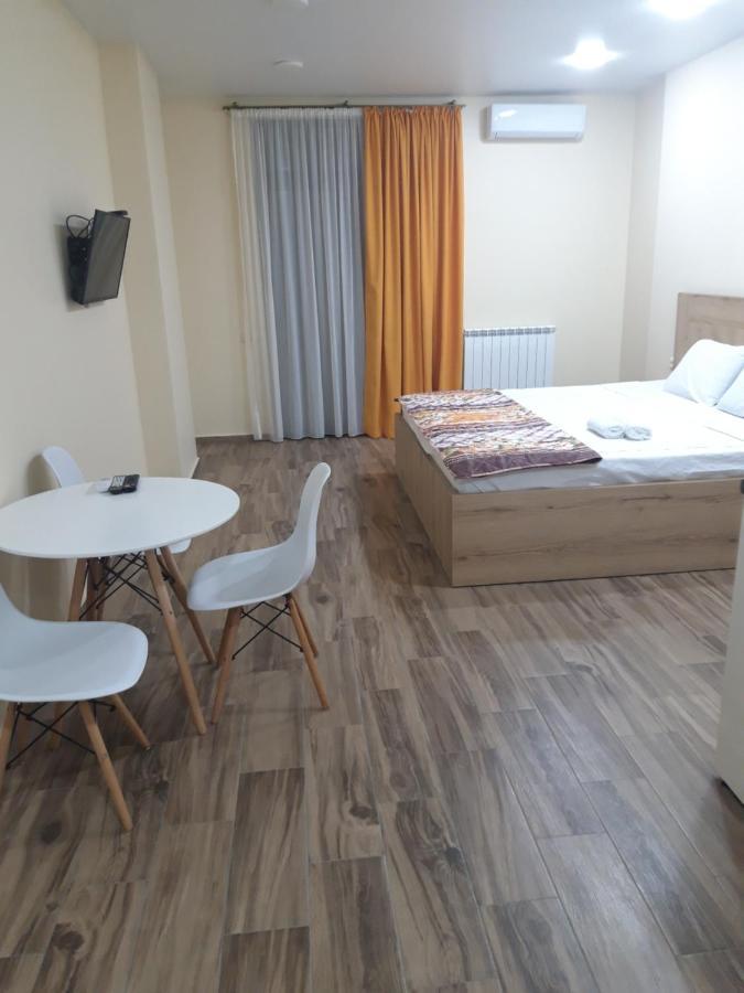 Central Park Apartment Batumi Eksteriør billede